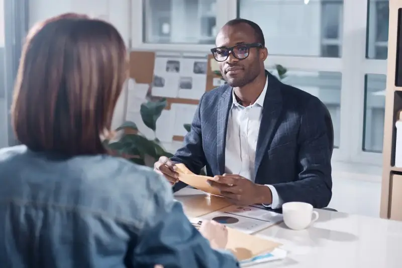 What to Do if You Suspect Your Coworker Has an Addiction Problem